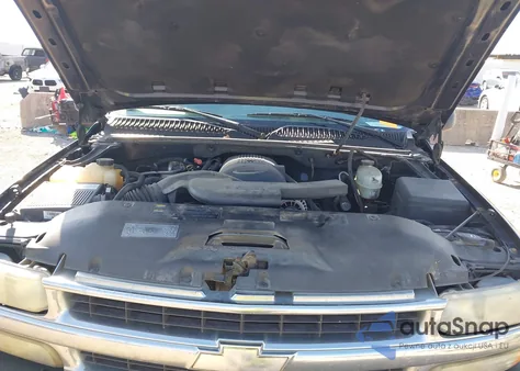 2004 Chevrolet Suburban 1500 Ls z USA, uszkodzony, nr VIN 1GNEC16Z44J240863